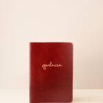 FUTROLA ZA PASOŠ BORDO - ZGODNICA